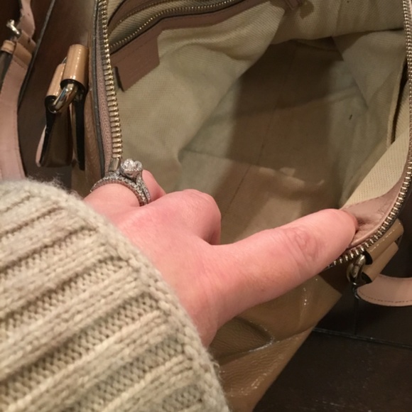 Authentic Gucci Soho Two Way - Picture 6 of 8